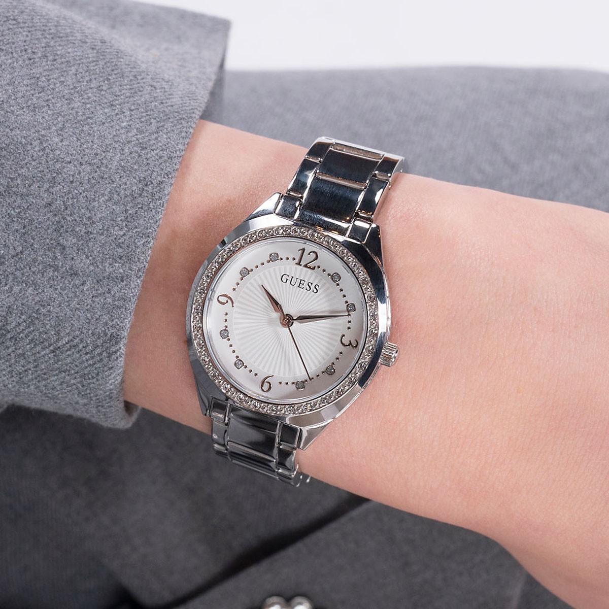 GUESS Charlotte Crystals Ρολόι Μπαταρίας με Κρύσταλλα Κωδ: GW0767L1