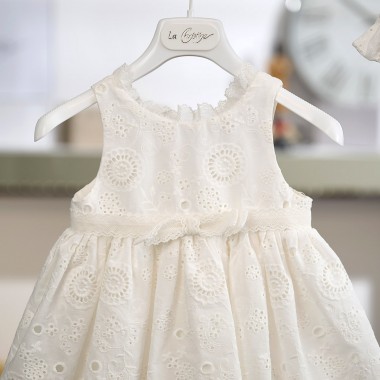 Κομψό Βαπτιστικό Φόρεμα 26Κ720 Off White με Κεντημένο Μπροντερί Ύφασμα