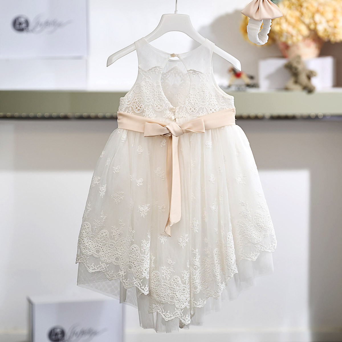 Βαπτιστικό Φόρεμα Κοριτσιού 26Κ744 Off White με Δαντέλα & Σατέν Ζώνη Nude
