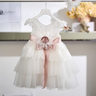 Ρομαντικό Βαπτιστικό Φόρεμα Κοριτσιού 26Κ746 με Σατέν Ζώνη Πούδρας